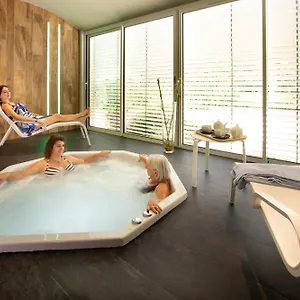 **** Hotel Logis Hotel - Restaurant - Spa - Le Relais De Farrou Frankrijk
